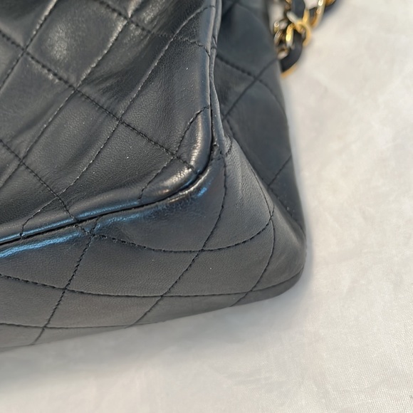 Chanel Vintage Classic Medium Double Flap Bag - Picture 13 of 15